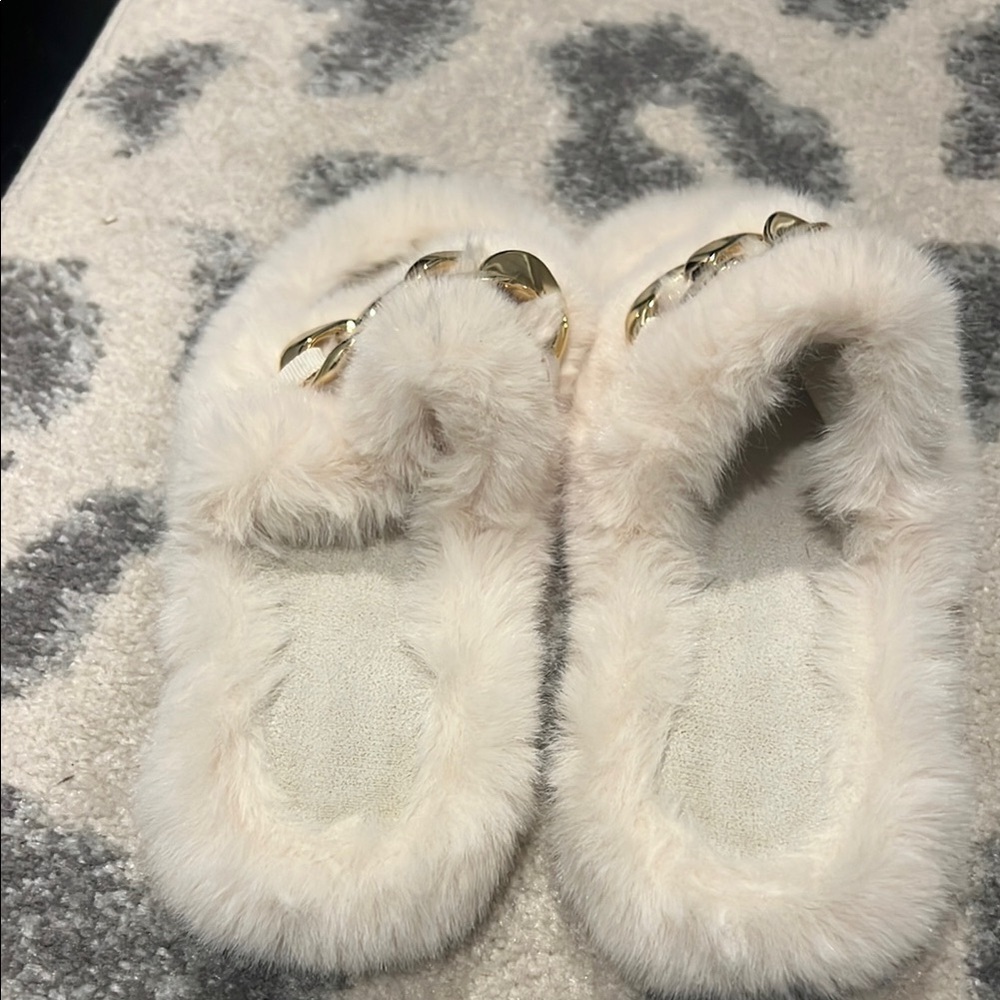 Cream and Gold Plush Slippers with Chain Accent - Picture 2 of 3